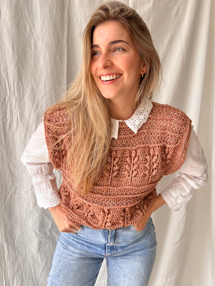 Curso online de crochet - Textura imitación tricot, tejida en crochet y aplicada a un chaleco - Diseño Florecer