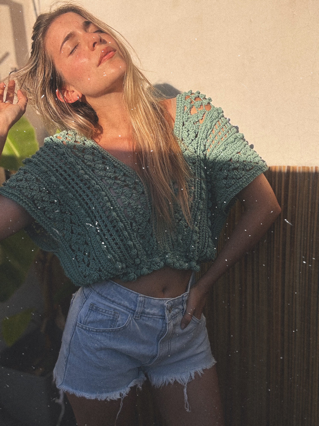 Curso online de crochet ¿Cómo partir de una única textura para crear una prenda? Tejido vertical- Top Madrid