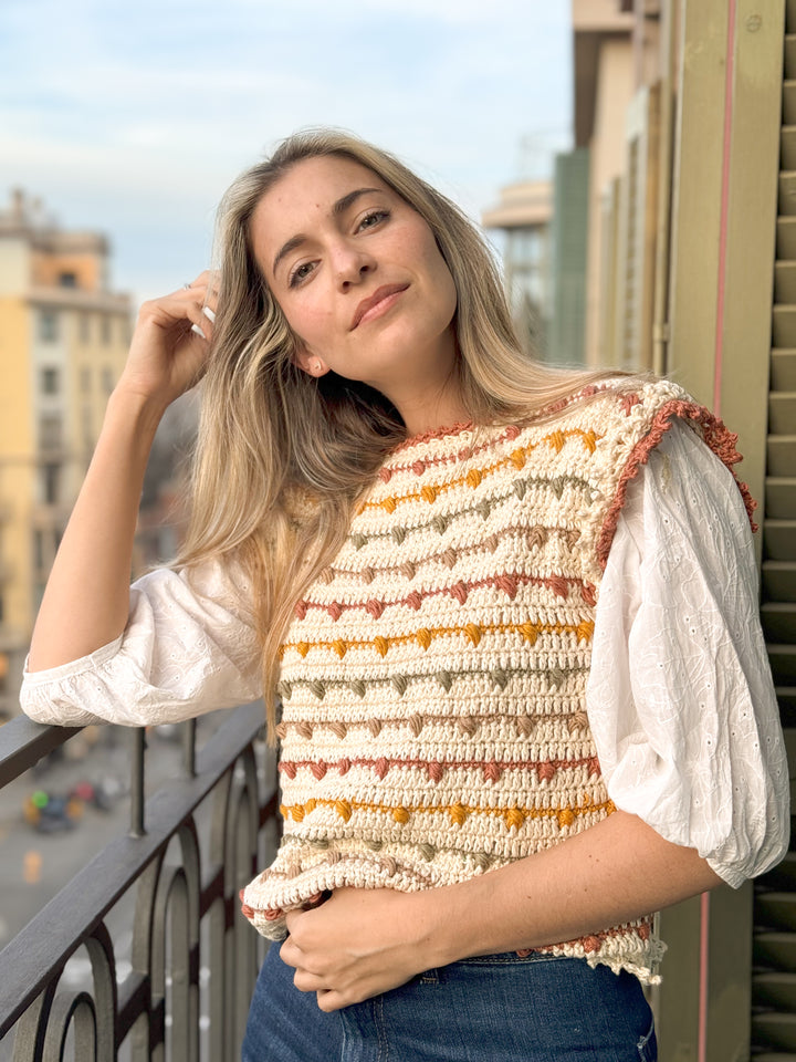 Curso online de crochet -Cómo tejer una prenda con la técnica de Bottom up a partir de una textura- Top (chaleco)Almendra
