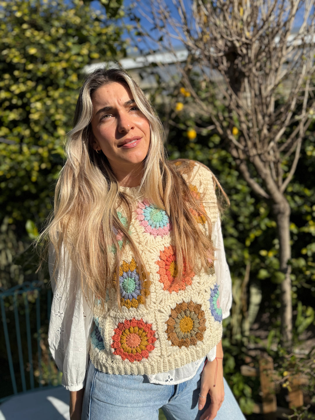 Guía de tejido Chaleco Grannys Square Flor +  guía para principiantes.