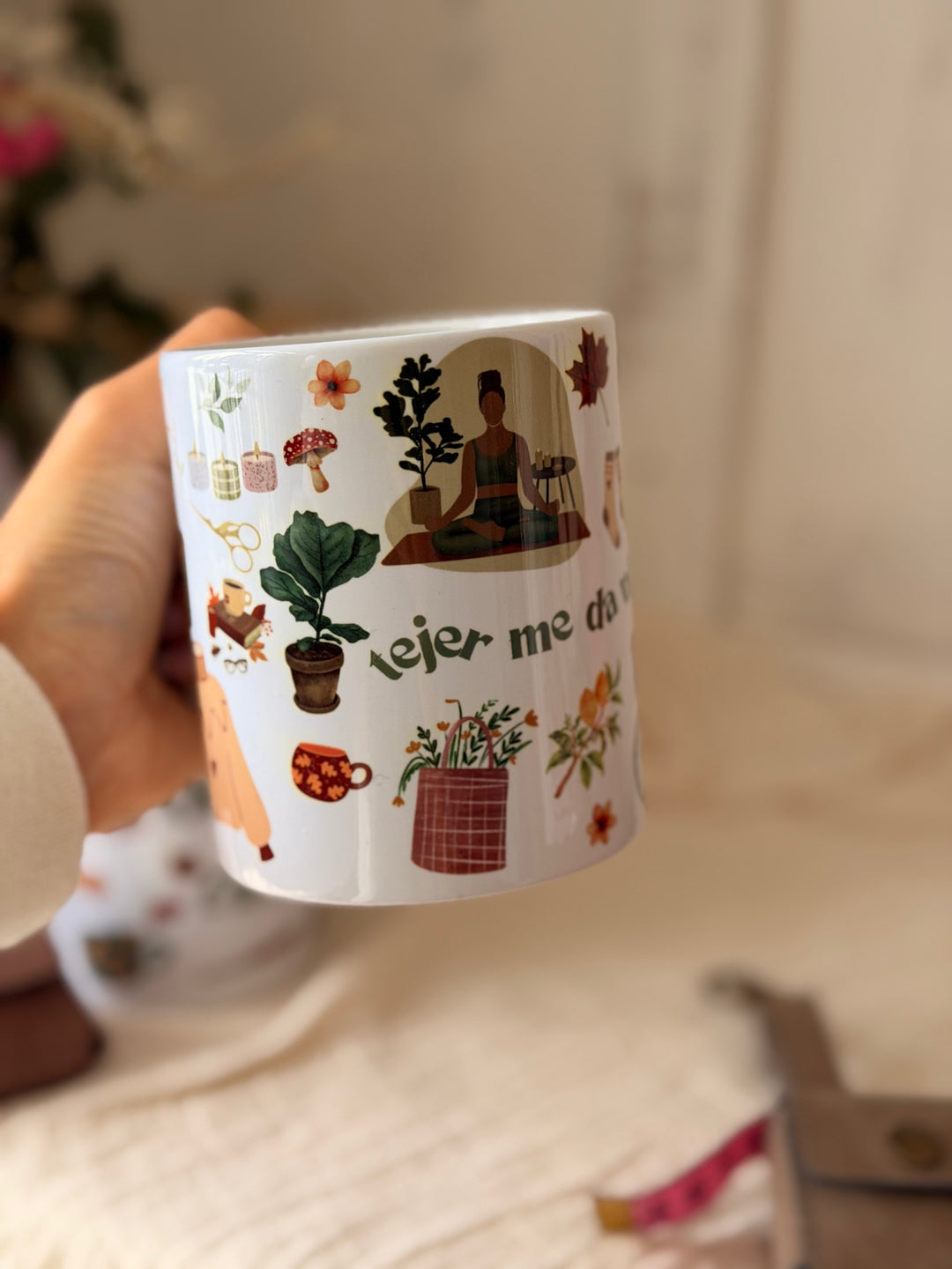 Taza Aleli + porta centímetro.