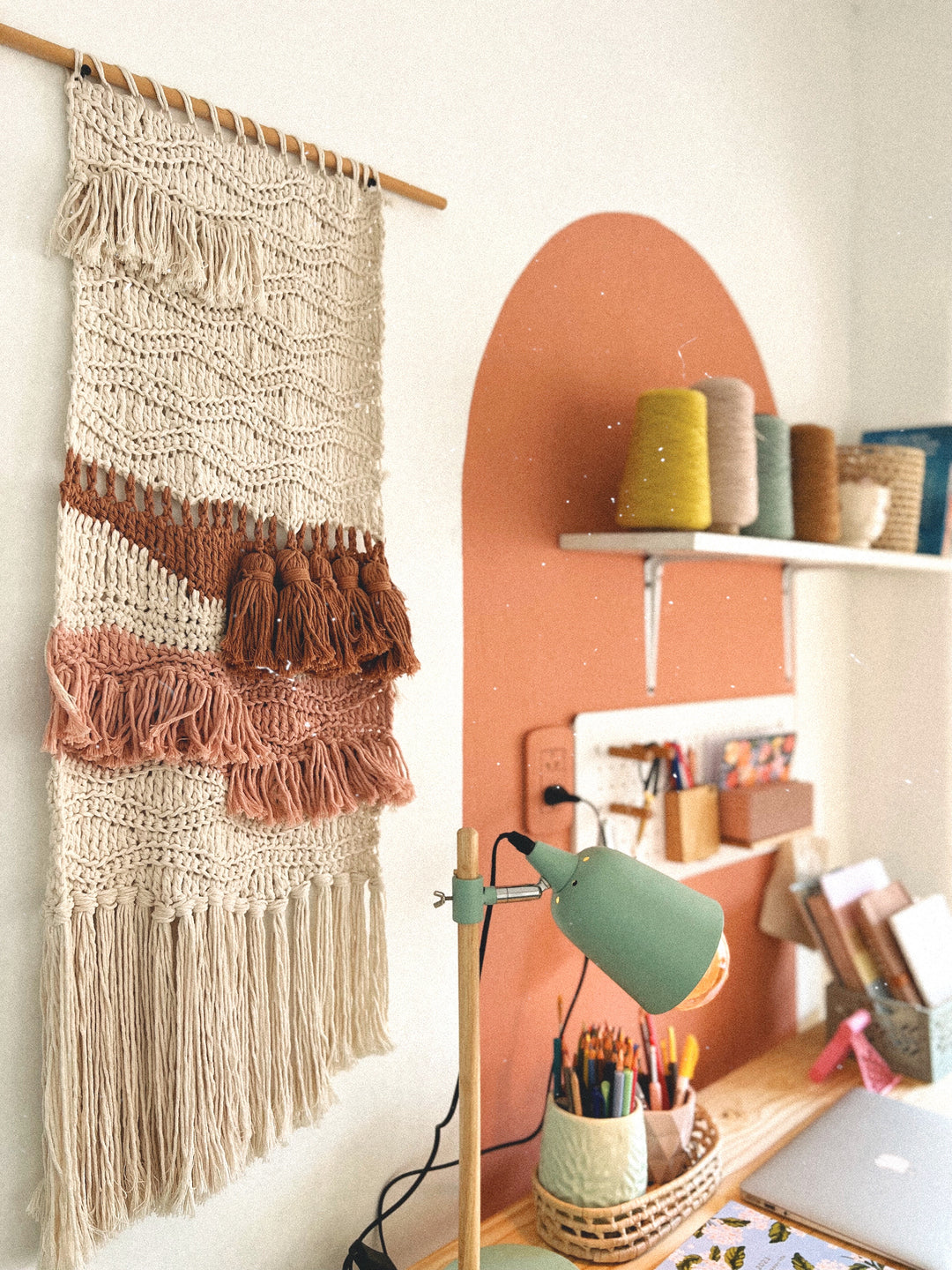 Guía de tejido Tapiz decorativo + patrón Puff redondo