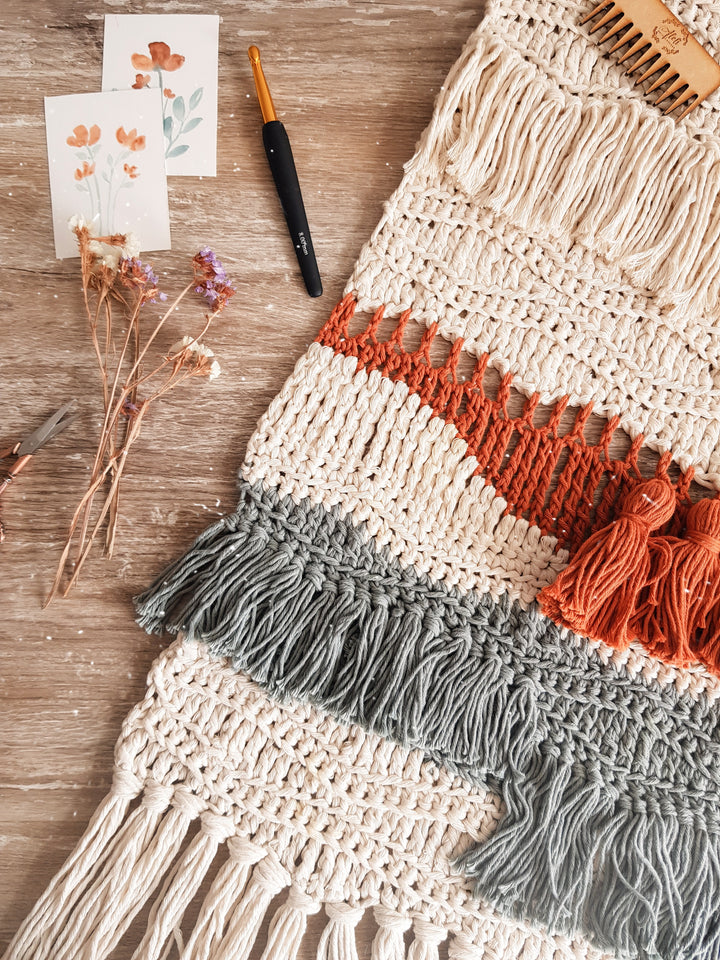 Guía de tejido Tapiz decorativo + patrón Puff redondo