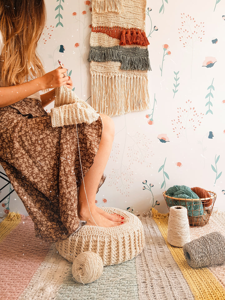 Guía de tejido Tapiz decorativo + patrón Puff redondo