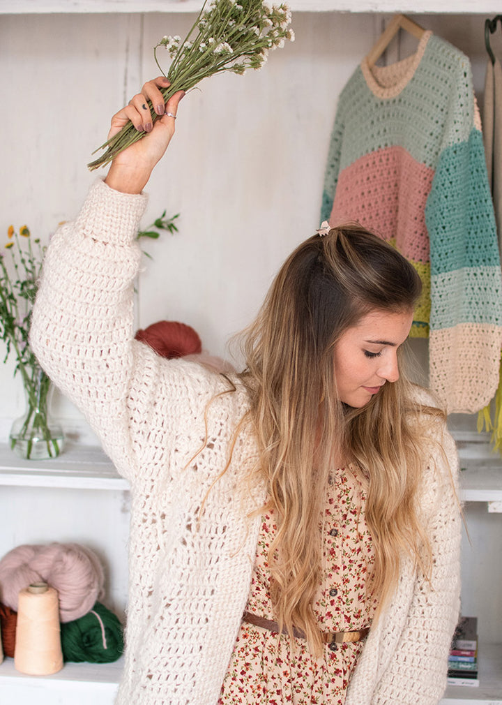 Cárdigan Jazmín + Patrón Gorro Burbuja de regalo