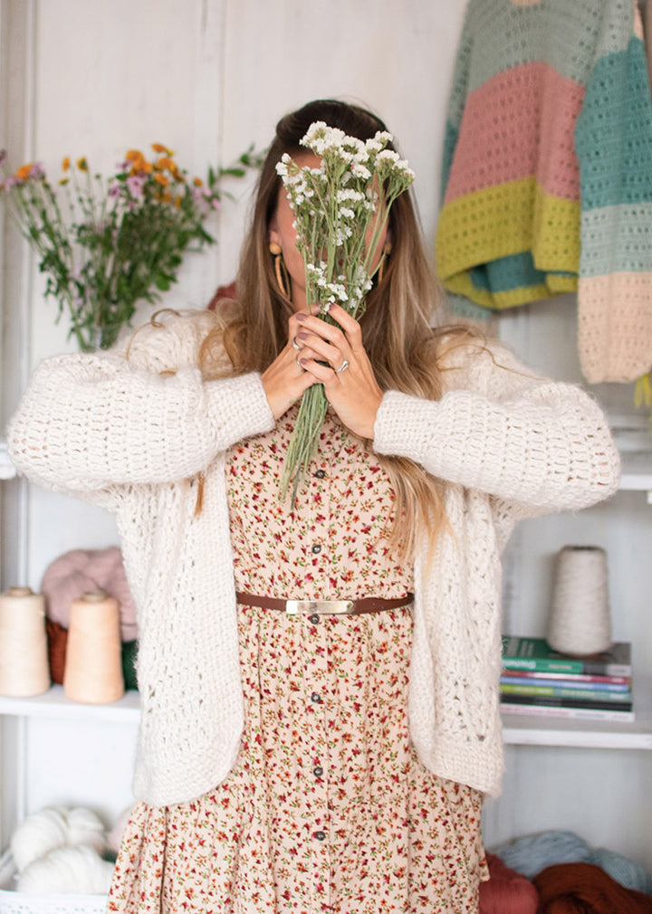 Cárdigan Jazmín + Patrón Gorro Burbuja de regalo