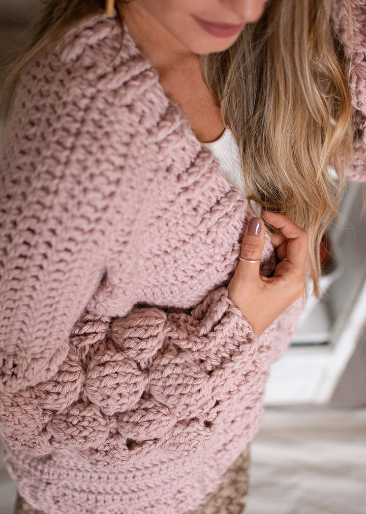 Guía de Tejido a crochet: Cómo tejer un maxicárdigan con mangas llamativas? Diseño Cardigan Burbuja.